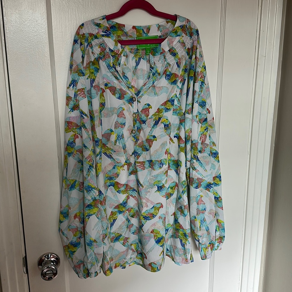 Colorful Pappagallo Parrot blouse. Flowy long sleeve colorful blouse. Size L.